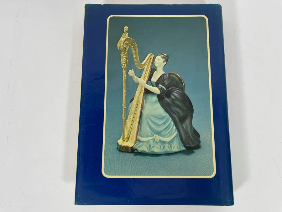 Hardcover Book Royal Doulton Figurines Produced At Burslem c1890-1978 Signed By Michael Doulton [Photo 4]