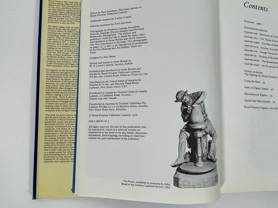 Hardcover Book Royal Doulton Figurines Produced At Burslem c1890-1978 Signed By Michael Doulton [Photo 10]