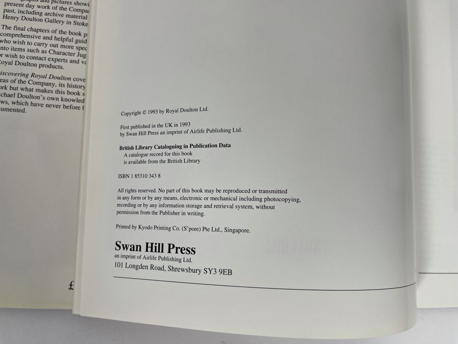 Signed Hardcover Book Discovering Royal Doulton Signed By Michael Doulton [Photo 7]