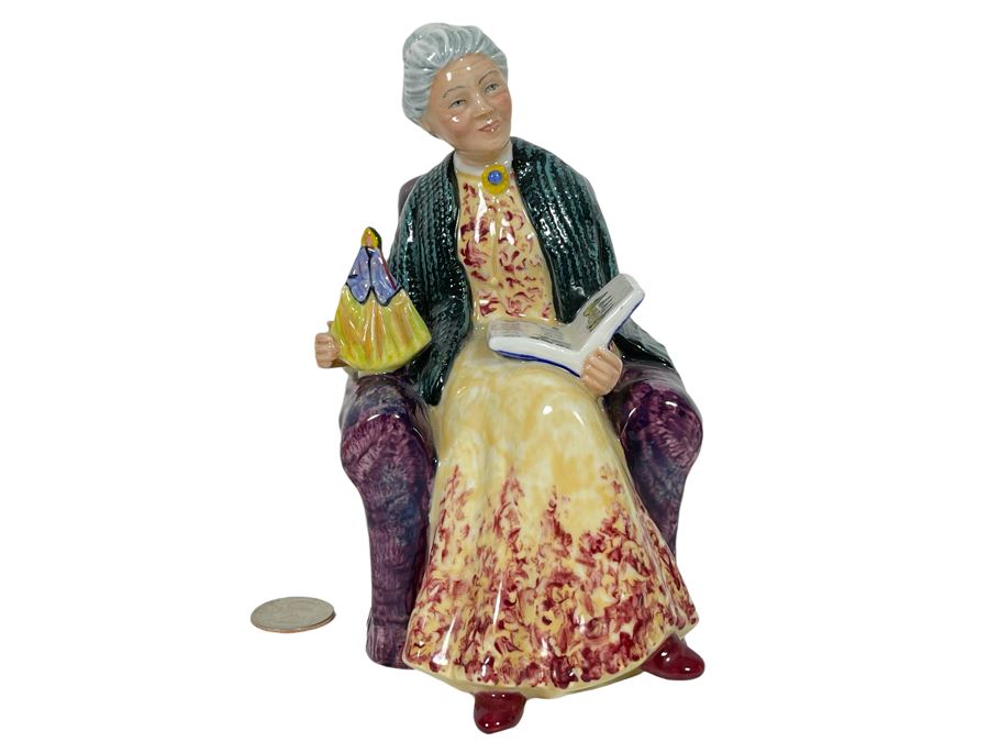 Royal Doulton International Collectors Club Exclusive Prized Possessions Figurine 7H HN2942