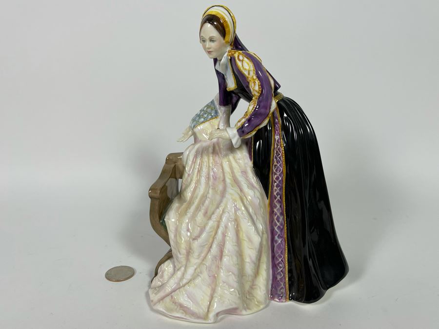 Royal Doulton Catherine Howard Limited Edition Figurine 9H HN3449 [Photo 10]