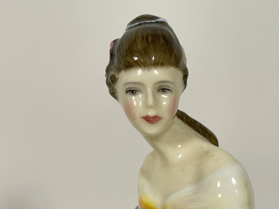 Royal Doulton Southern Belle Figurine 8H HN2229 [Photo 9]