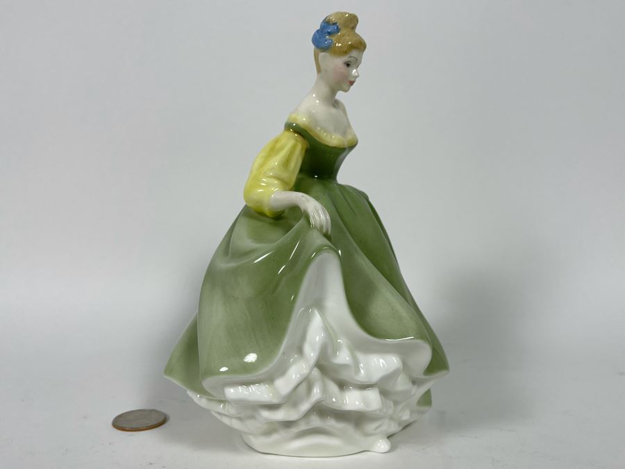 Royal Doulton Fair Lady Figurine 7.5H HN2193 [Photo 7]