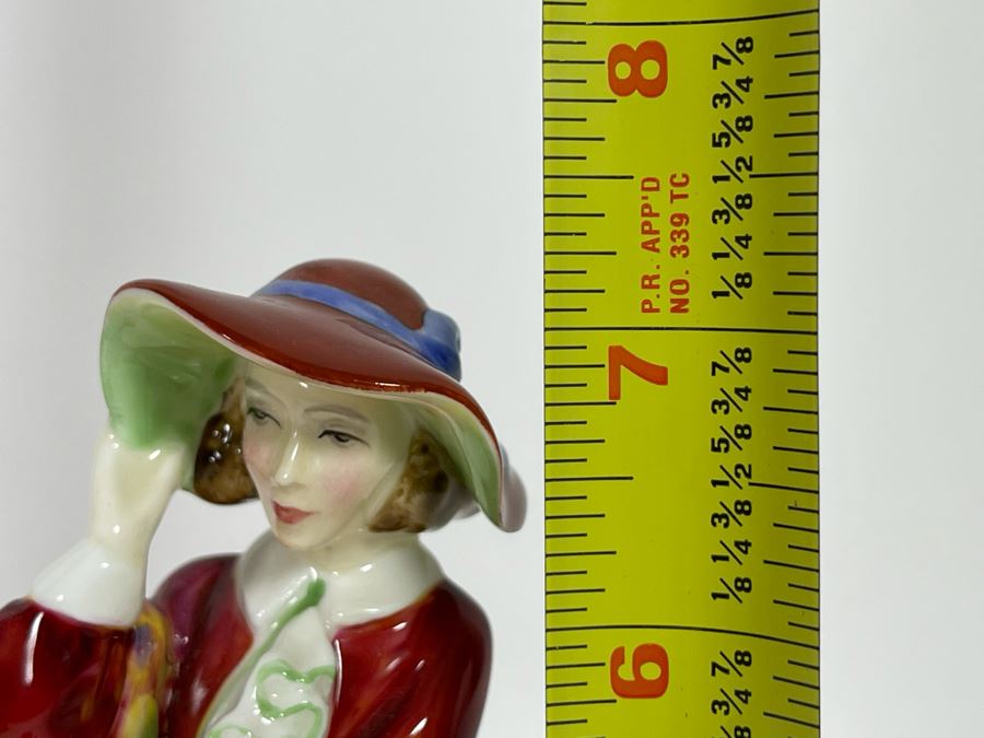 Royal Doulton Top O’ The Hill Figurine 7H HN1834 [Photo 10]
