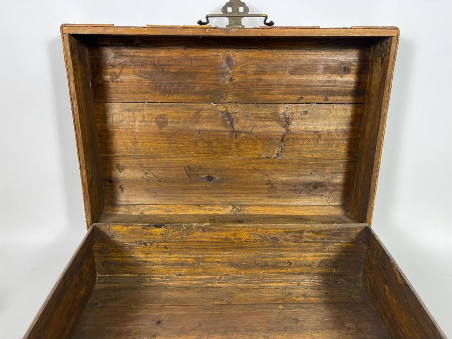 Vintage Chinese Woven Rattan Suitcase 22W X 16D X 8H [Photo 11]