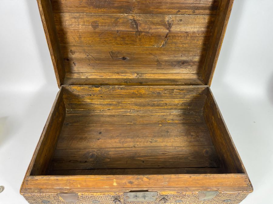 Vintage Chinese Woven Rattan Suitcase 22W X 16D X 8H [Photo 12]