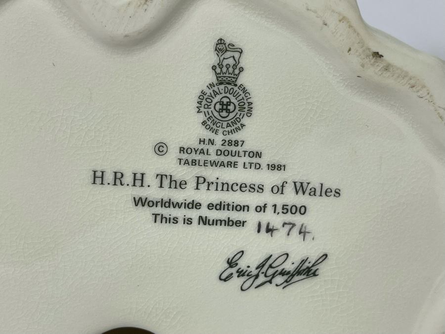 Royal Doulton H.R.H. The Princess Of Wales Princess Diana Limited Edition Figurine 8H HN2887 [Photo 19]