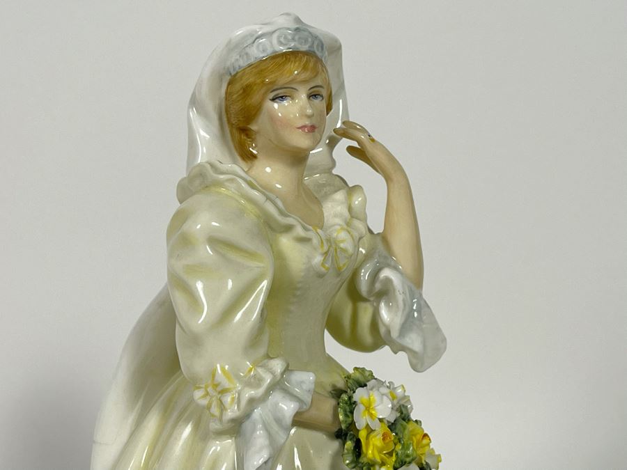 Royal Doulton H.R.H. The Princess Of Wales Princess Diana Limited Edition Figurine 8H HN2887 [Photo 15]