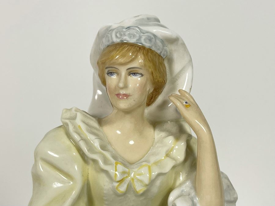 Royal Doulton H.R.H. The Princess Of Wales Princess Diana Limited Edition Figurine 8H HN2887 [Photo 5]