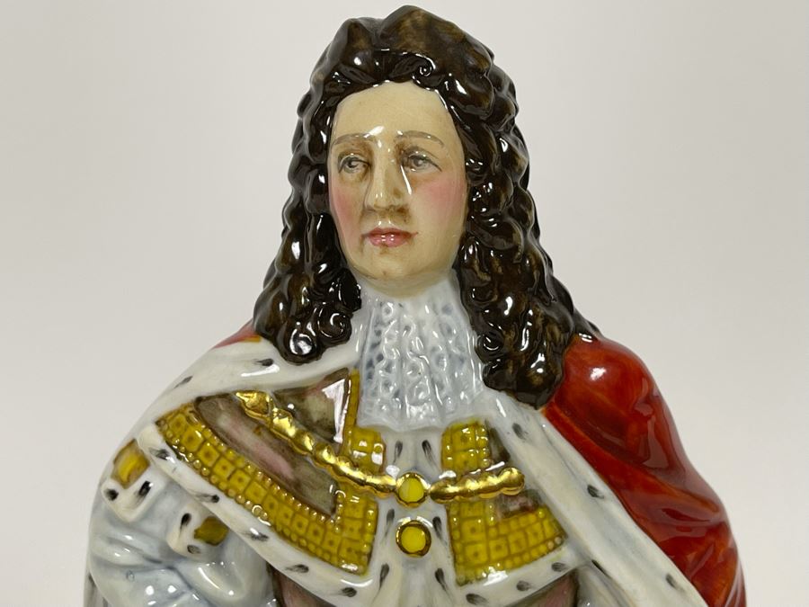 Royal Doulton The Stuarts King William III Limited Edition Figurine 10.5H HN4022 (Top Of Staff Is Broken Off) [Photo 4]
