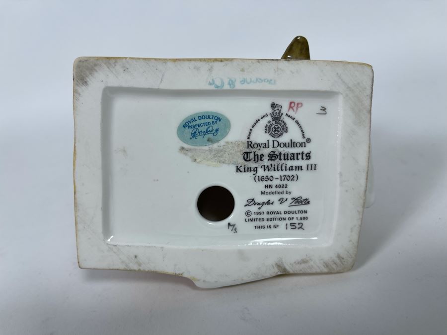 Royal Doulton The Stuarts King William III Limited Edition Figurine 10.5H HN4022 (Top Of Staff Is Broken Off) [Photo 10]