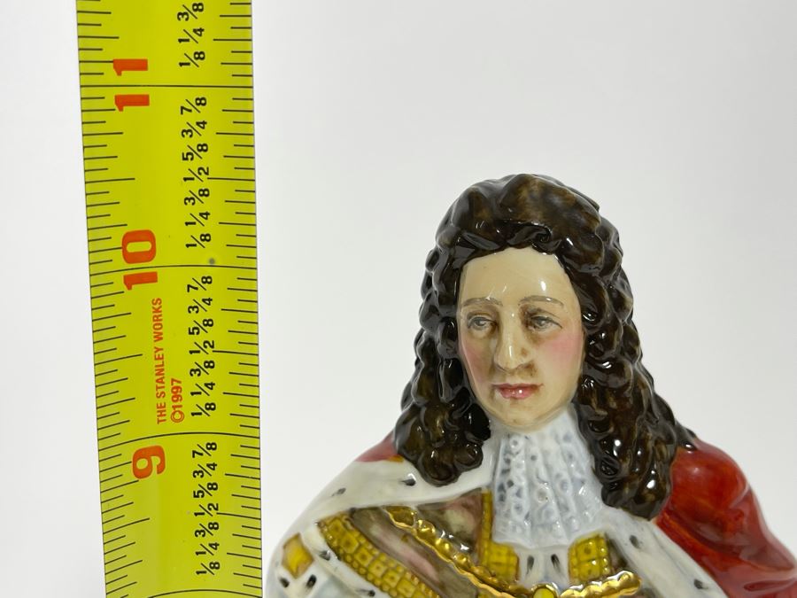 Royal Doulton The Stuarts King William III Limited Edition Figurine 10.5H HN4022 (Top Of Staff Is Broken Off) [Photo 12]