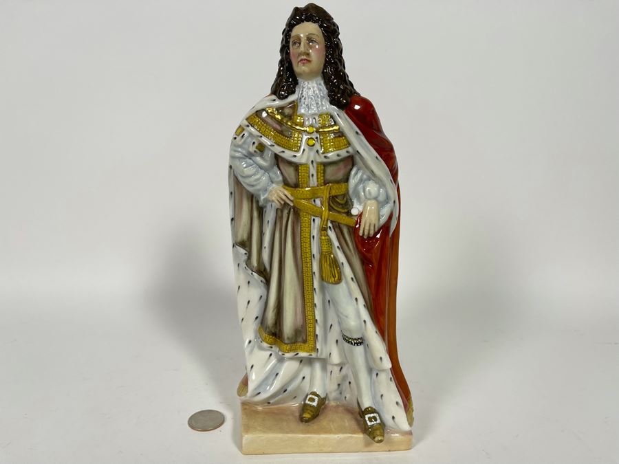 Royal Doulton The Stuarts King William III Limited Edition Figurine 10.5H HN4022 (Top Of Staff Is Broken Off) [Photo 2]