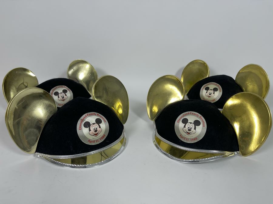 Four Disneyland Mickey Mouse Ears Hats Family Reunion 1980 [Photo 2]