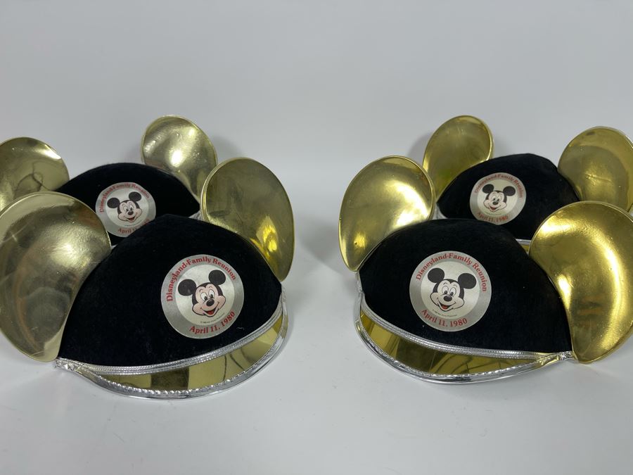 Four Disneyland Mickey Mouse Ears Hats Family Reunion 1980 [Photo 1]