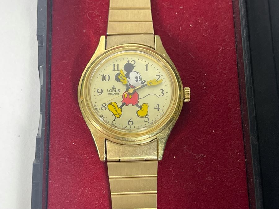 Lorus Sixty Years Mickey Mouse Watch [Photo 3]