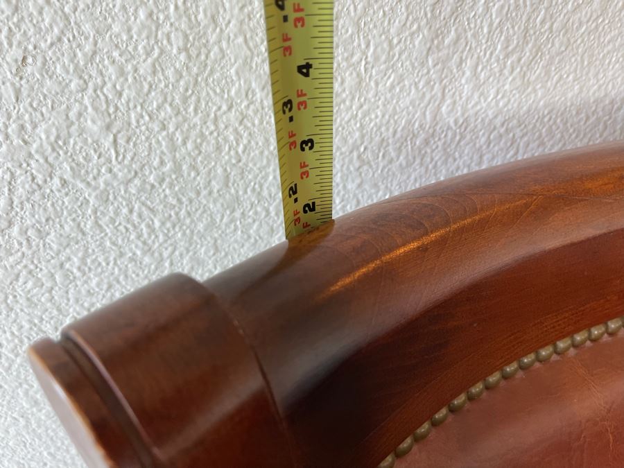 Pulaski Furniture Leather Office Chair With Casters 1'11'W X 1'8'D X 3'2'H [Photo 12]