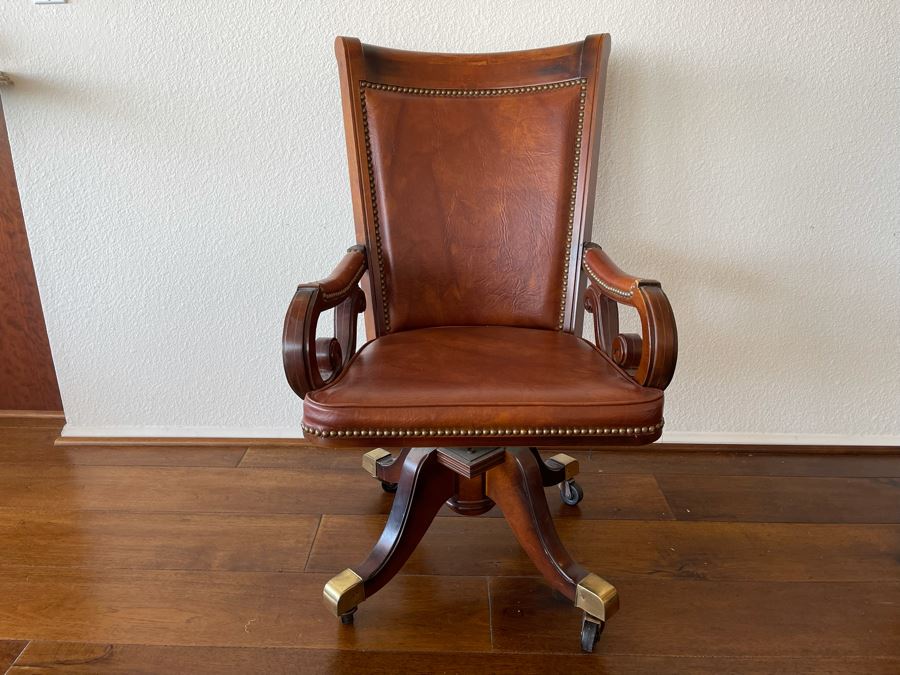 Pulaski Furniture Leather Office Chair With Casters 1'11'W X 1'8'D X 3'2'H [Photo 1]