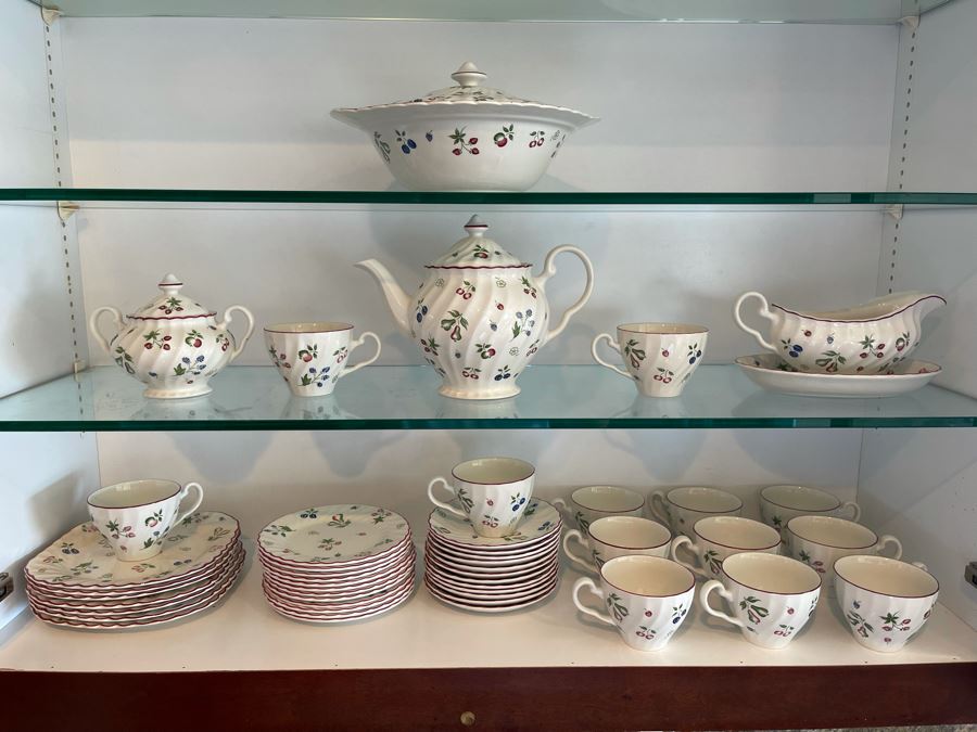 Johnson Brothers China Set Sweetbriar [Photo 2]
