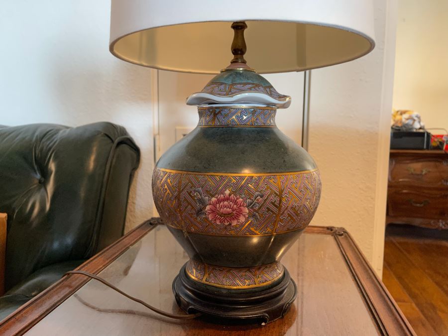 Chinese Porcelain Table Lamp [Photo 1]