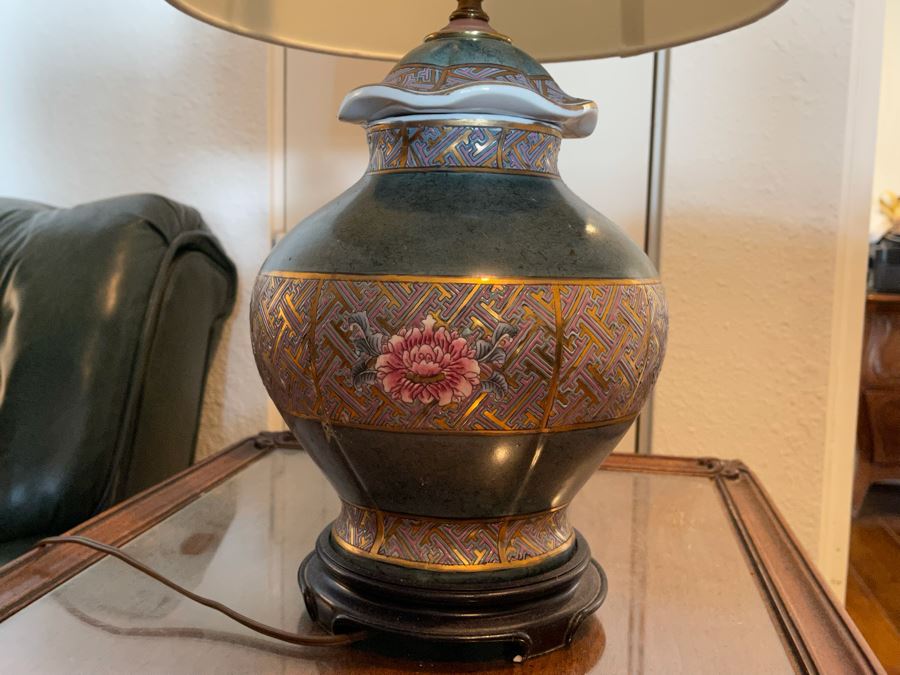 Chinese Porcelain Table Lamp [Photo 3]