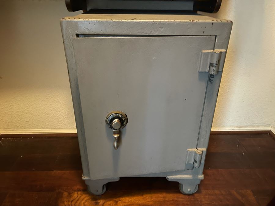 Vintage Solid Very Heavy Combination Safe (Have Combo) Apx 400kg [Photo 2]