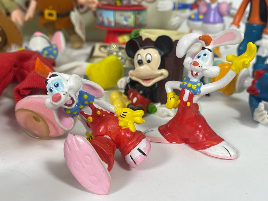 JUST ADDED - Large Collection Of Disney Mickey Mouse Figurines, Disney Tray, Watches, Clock [Photo 6]