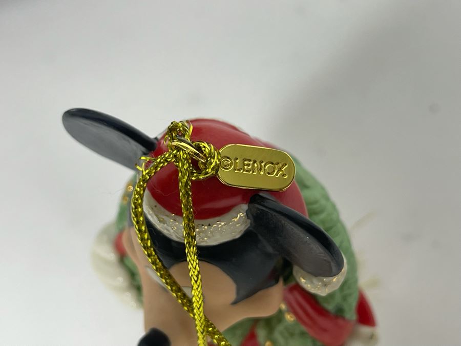 JUST ADDED - Pair Of Disney Lenox Ornaments And Disney Silhouette Portrait [Photo 5]