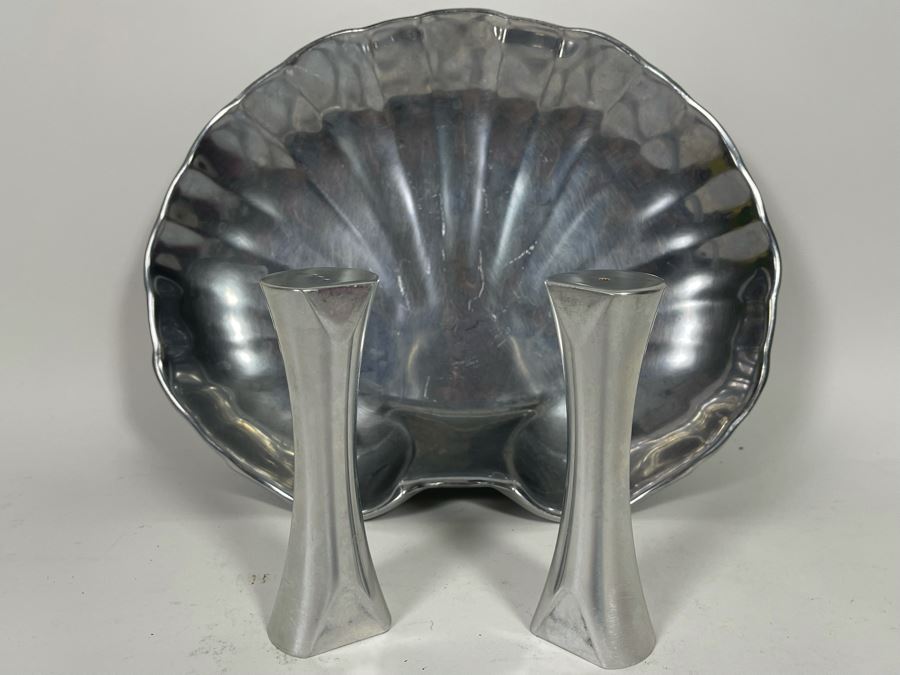 JUST ADDED - Nambe Studio Salt And Pepper Shakers 5H And Wilton Armetale Shell Hors D'Oeuvre Plate 11.5W [Photo 5]