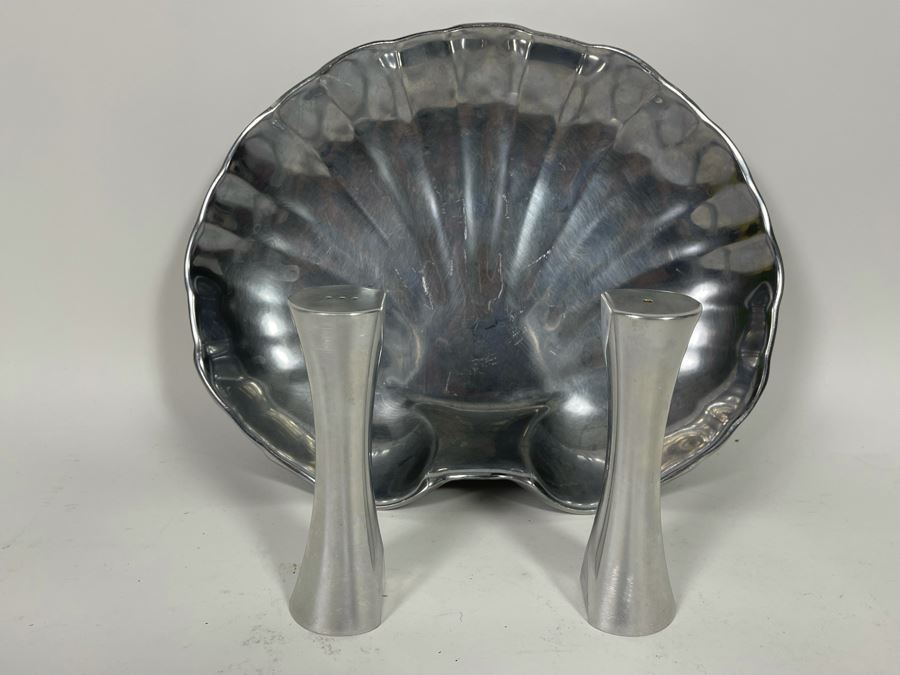 JUST ADDED - Nambe Studio Salt And Pepper Shakers 5H And Wilton Armetale Shell Hors D'Oeuvre Plate 11.5W