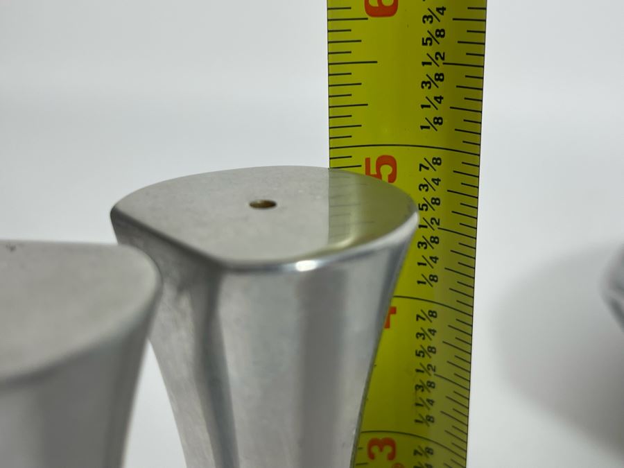 JUST ADDED - Nambe Studio Salt And Pepper Shakers 5H And Wilton Armetale Shell Hors D'Oeuvre Plate 11.5W [Photo 10]