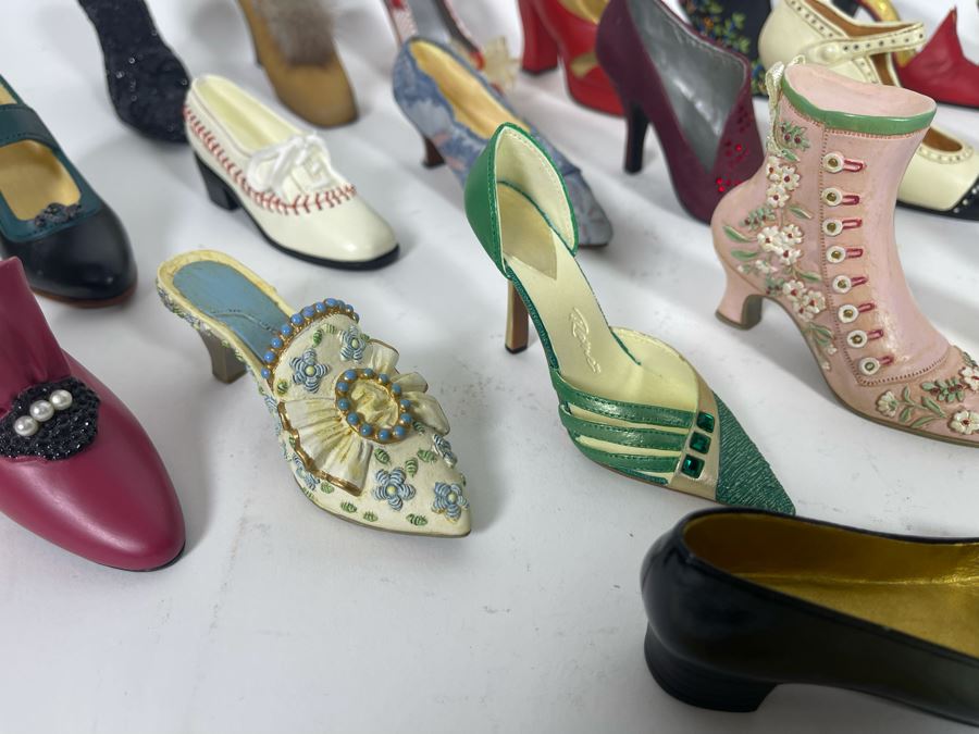 JUST ADDED - Large Collection Of Miniature Shoes Figurines Just The Right Shoe [Photo 9]