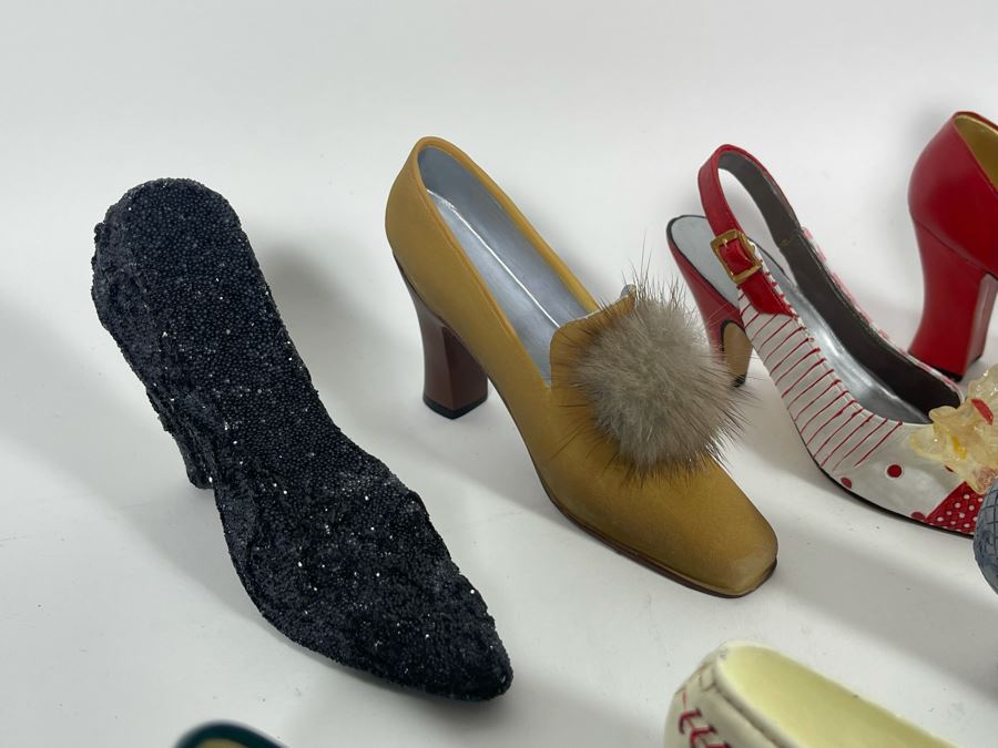 JUST ADDED - Large Collection Of Miniature Shoes Figurines Just The Right Shoe [Photo 18]