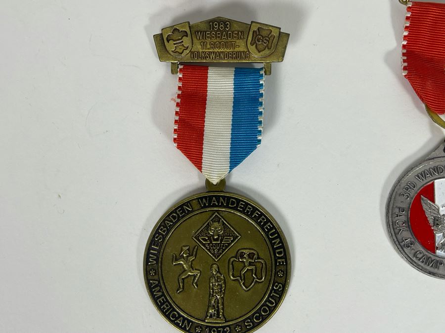 Collection Of Vintage German Cold War Era Volksmarching Medals [Photo 9]