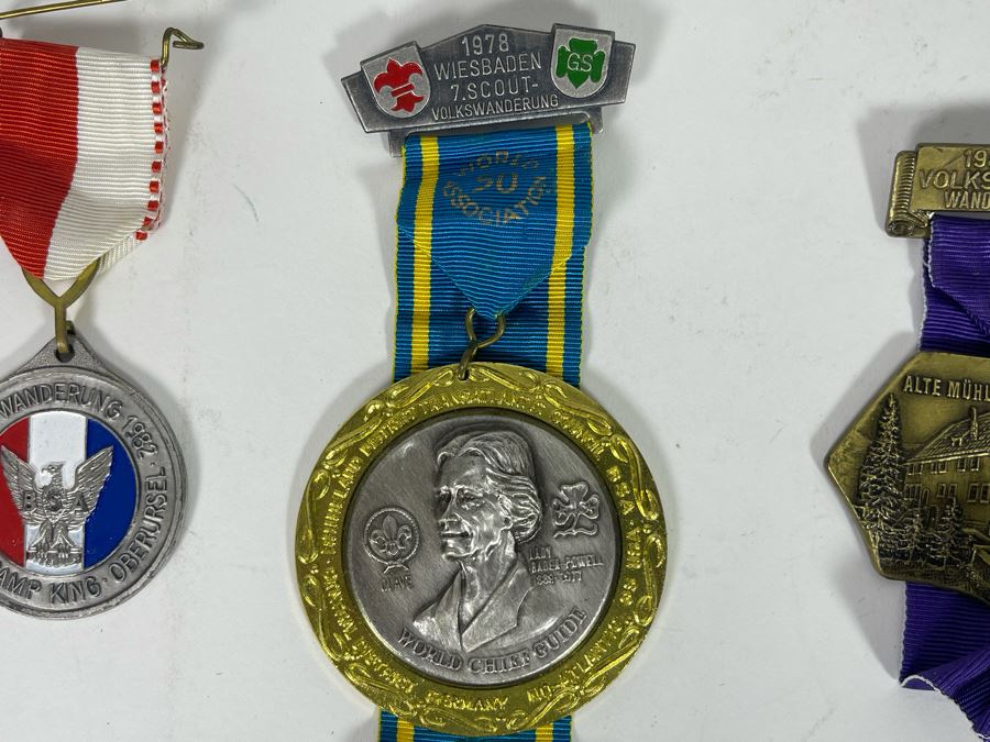 Collection Of Vintage German Cold War Era Volksmarching Medals [Photo 4]