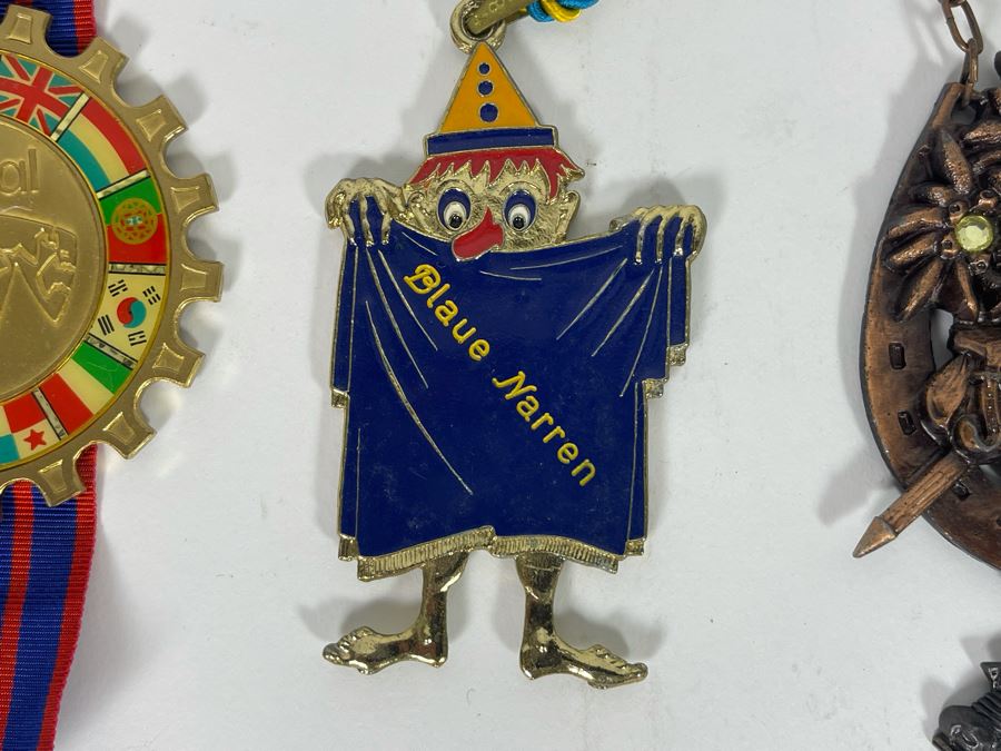 Collection Of Vintage German Cold War Era Volksmarching Medals [Photo 11]