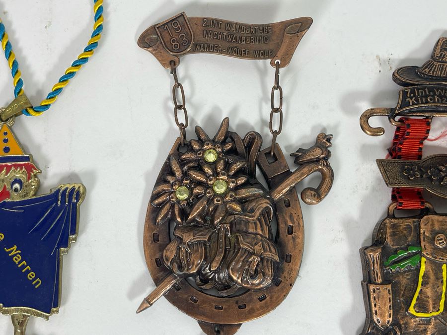 Collection Of Vintage German Cold War Era Volksmarching Medals [Photo 12]