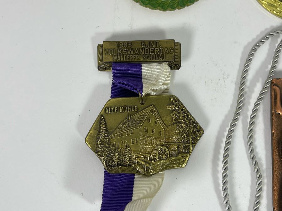 Collection Of Vintage German Cold War Era Volksmarching Medals [Photo 12]