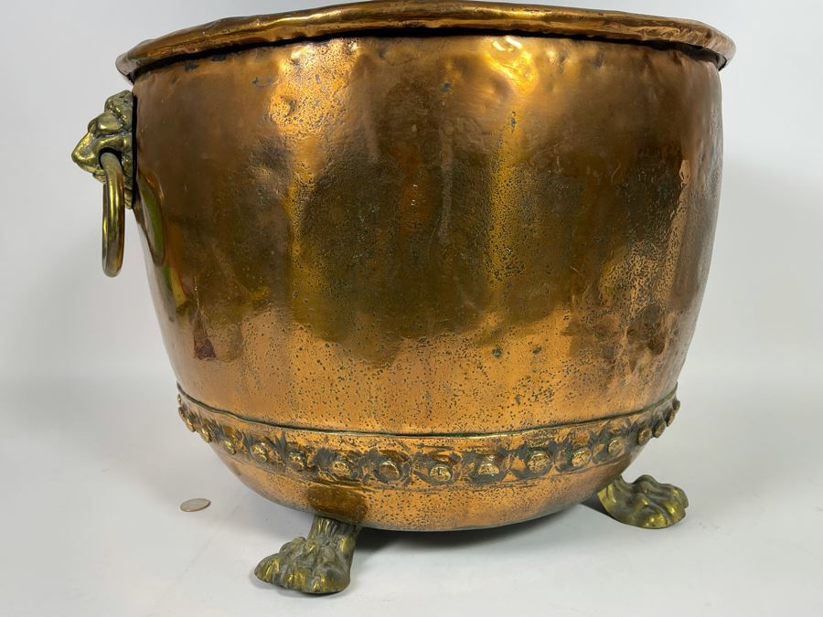 Large Antique Copper And Brass Footed Cauldron Pot Log Bin With Brass Lion Handles 22R X 14.5H [Photo 2]