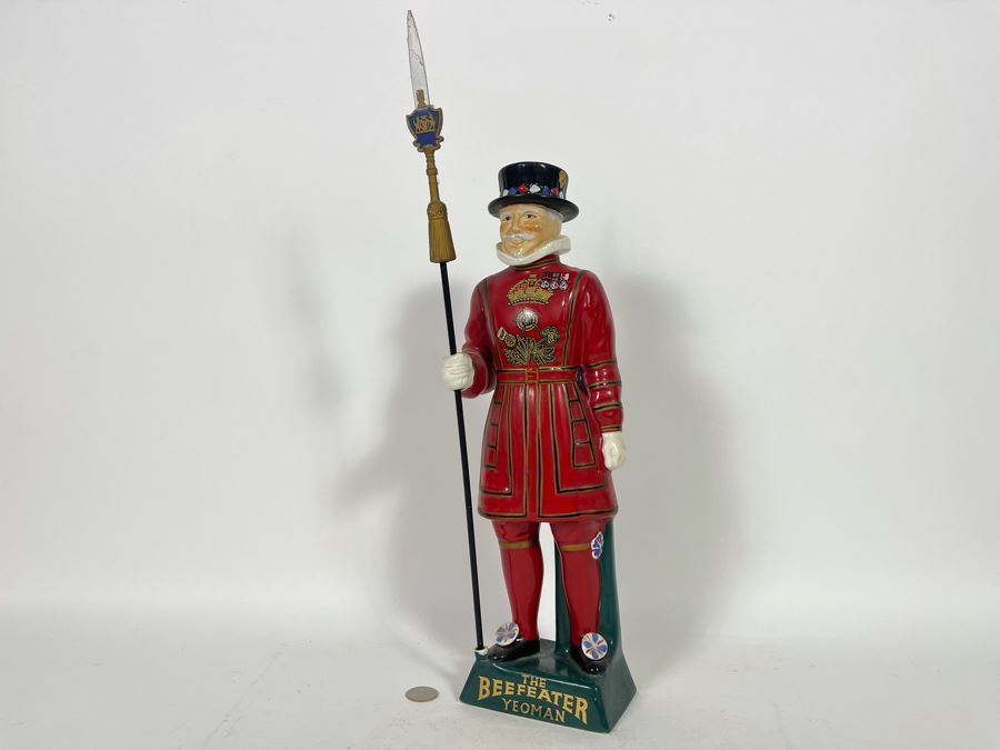 The Beefeater Yeoman Carlton Ware Hand-Painted Ceramic Decanter Figurine Made In Staffordshire England 19H [Photo 5]