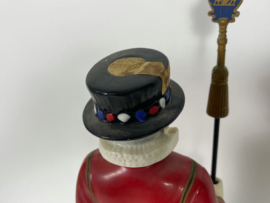 The Beefeater Yeoman Carlton Ware Hand-Painted Ceramic Decanter Figurine Made In Staffordshire England 19H [Photo 10]