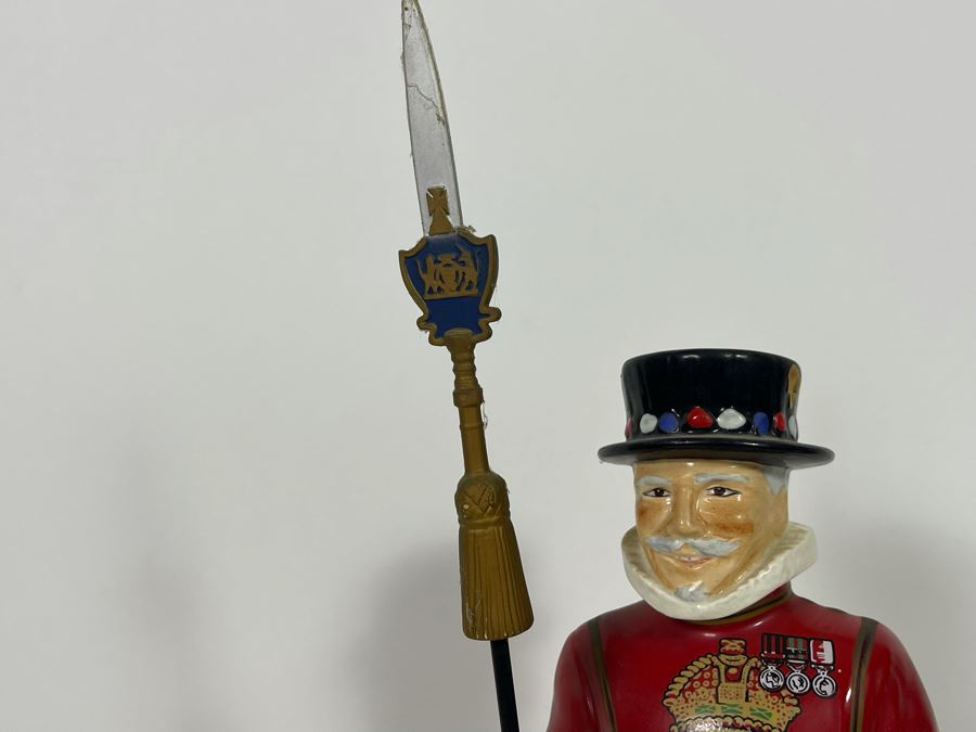 The Beefeater Yeoman Carlton Ware Hand-Painted Ceramic Decanter Figurine Made In Staffordshire England 19H [Photo 8]