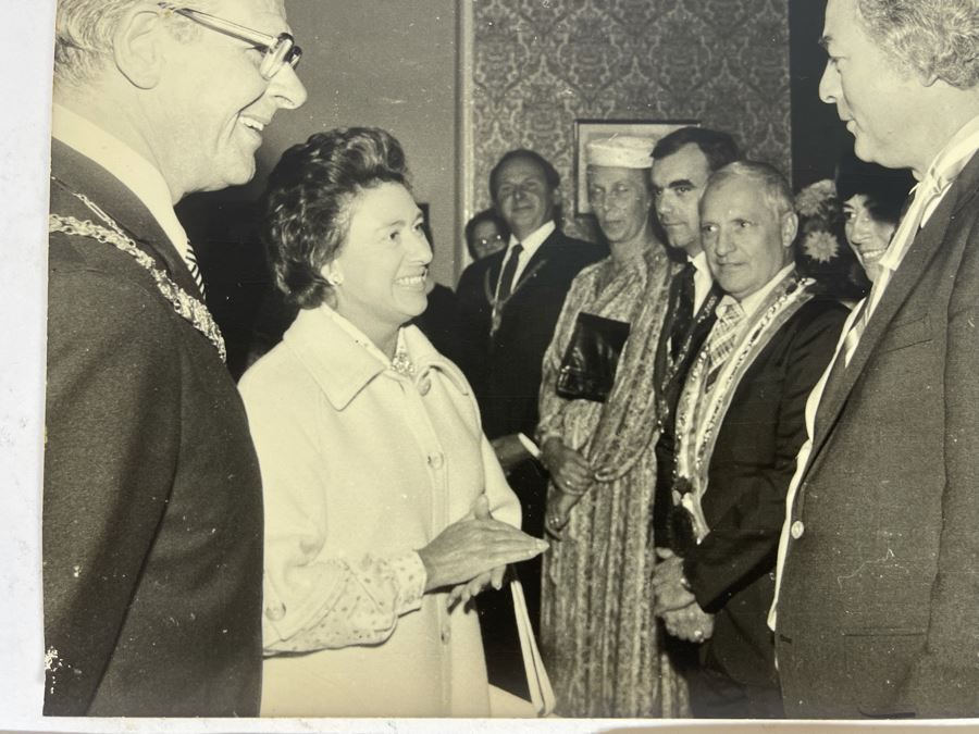 Signed Luncheon Menu From 1979 Visit Of Her Royal Highness The Princess Margaret And Photo Of Princess Margaret With Bill Mitchell [Photo 6]