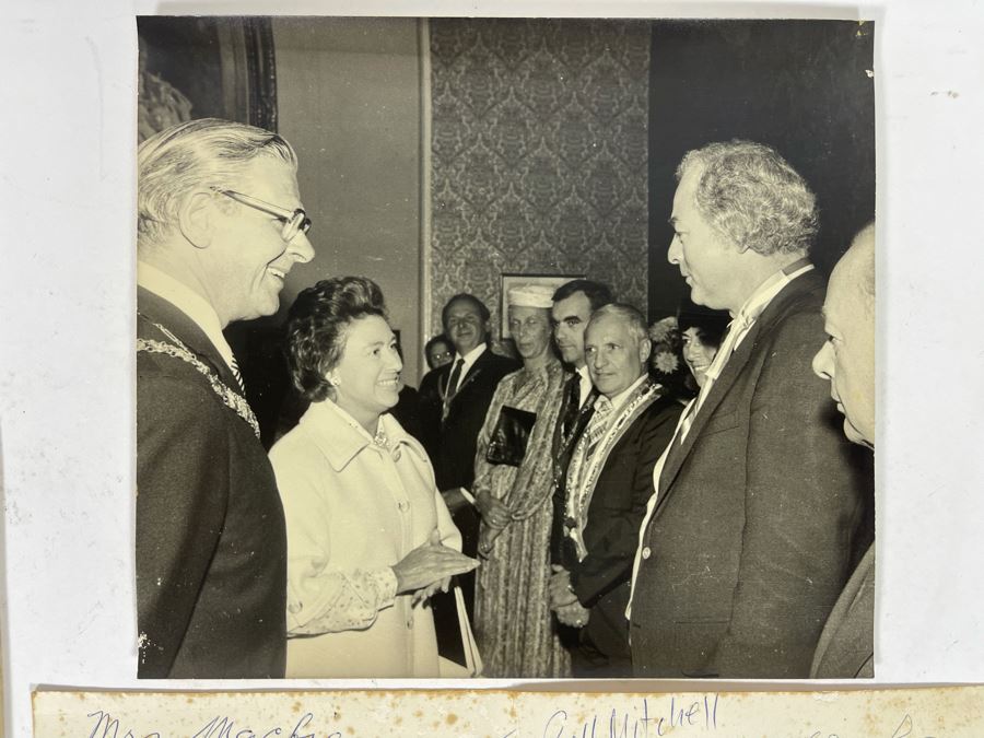 Signed Luncheon Menu From 1979 Visit Of Her Royal Highness The Princess Margaret And Photo Of Princess Margaret With Bill Mitchell [Photo 4]