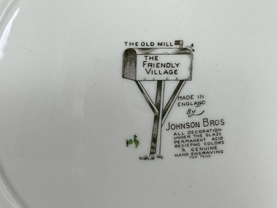 (6) Johnson Bros The Friendly Village 10.5” Large Dinner Plates Replacements Value $300 [Photo 8]