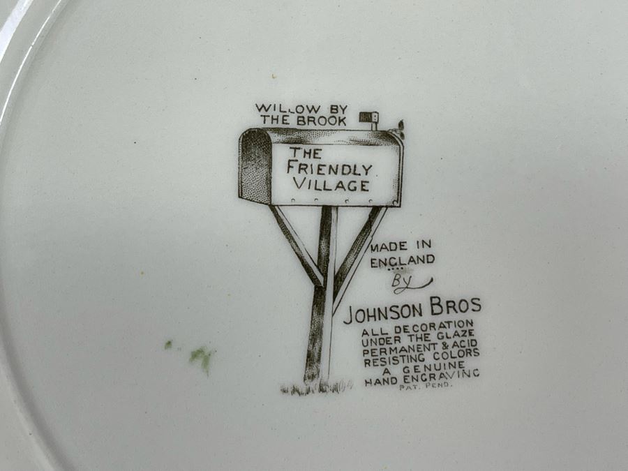(5) Johnson Bros The Friendly Village 10.5” Large Dinner Plates Replacements Value $250 [Photo 8]