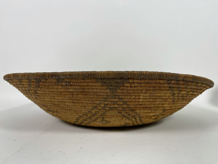 Large Fine Native American Apache Tray Basket Antique Featuring Men And Deer 17'R X 3'H [Photo 6]