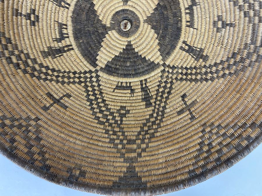 Large Fine Native American Apache Tray Basket Antique Featuring Men And Deer 17'R X 3'H [Photo 11]