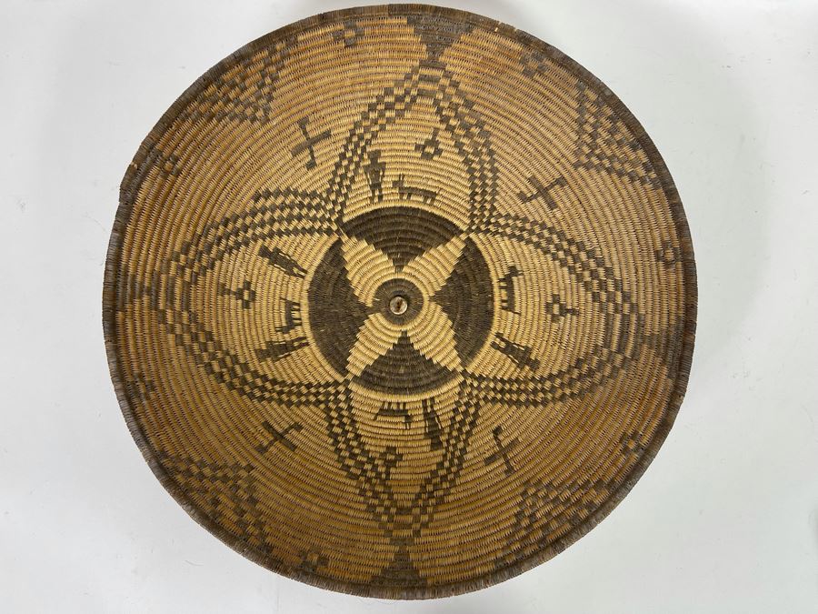 Large Fine Native American Apache Tray Basket Antique Featuring Men And Deer 17'R X 3'H [Photo 8]