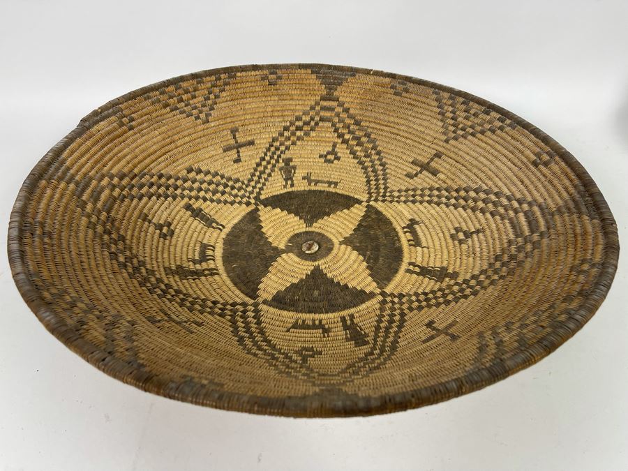 Large Fine Native American Apache Tray Basket Antique Featuring Men And Deer 17'R X 3'H [Photo 3]